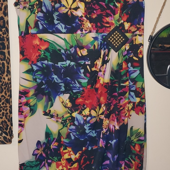 Dress - Picture 2 of 3